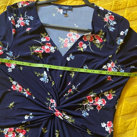 Chap’s XL  dress.  3/4 sleeve. Floral dress with gathering at front.  FLATTERING - Picture 10 of 16